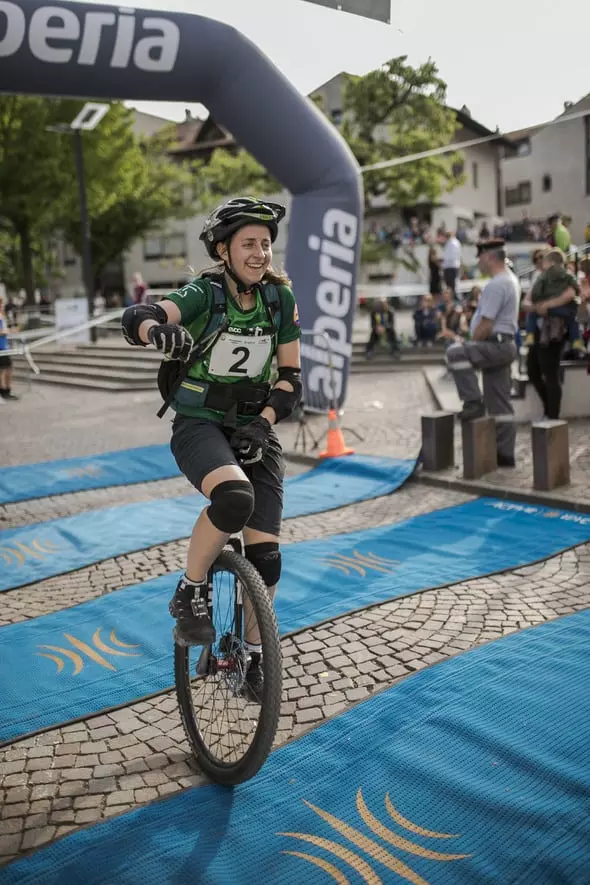 1. Einrad- Cyclocross Rennen im Dorfzentrum von Naturns