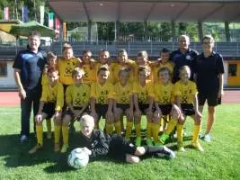 Die U-10 der Saison 2013/14 (Jonas stehend vierter Spieler von links)